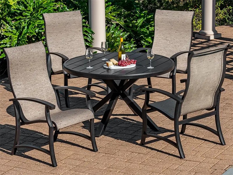 Lodge bằng nhôm đồng có tuổi với Bộ bàn ăn 5 món có dây treo (Bàn ăn 48 inch)